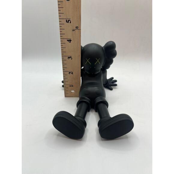 KAWS Statue Home Decoration Resin Art Sculpture Sitting 6" Grey Trendy Ornaments - Picture 3 of 4